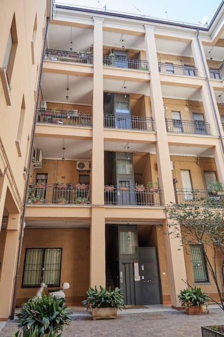 Casa Vacanze Sma93 Apartment Monza Luaran gambar