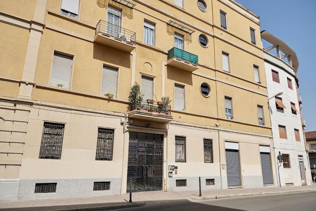 Casa Vacanze Sma93 Apartment Monza Luaran gambar